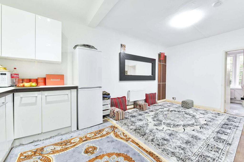 Property photo 3 of 19