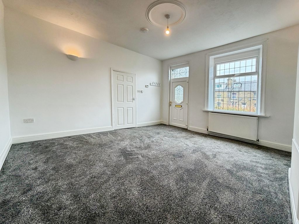Property photo 3 of 10 Living Room
