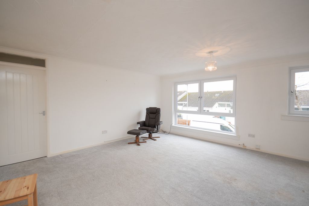 Property photo 2 of 14 Lounge