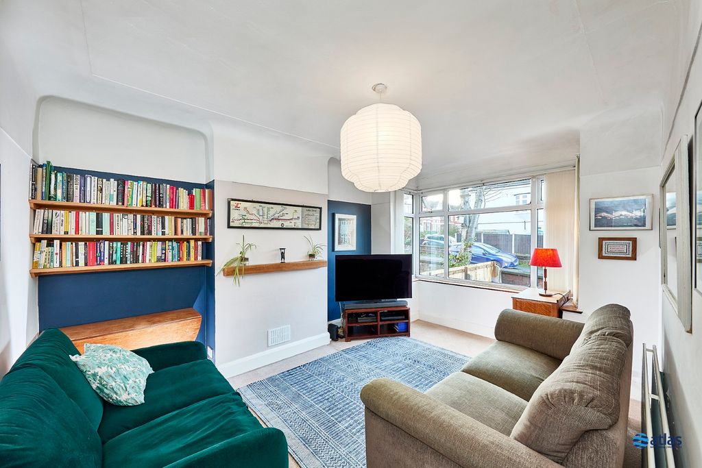 Property photo 2 of 20 Living Room