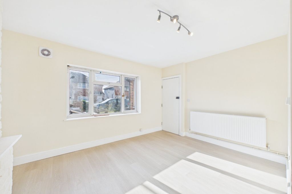 Property photo 2 of 7 Picture No. 05