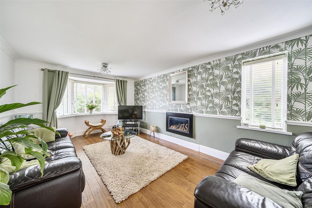 Property photo 2 of 26 1340740-7-68Bac3074Fe44.Jpg
