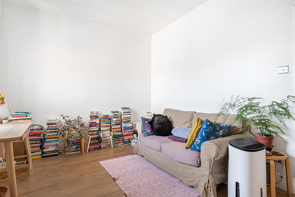 Property photo 2 of 13 2