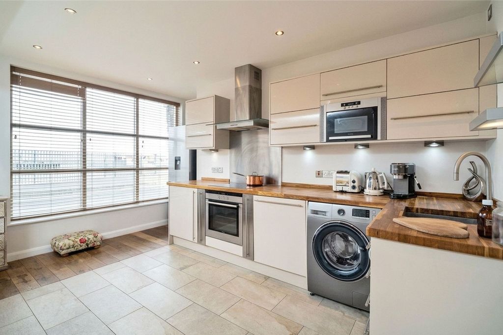 Property photo 3 of 16 Kitchen