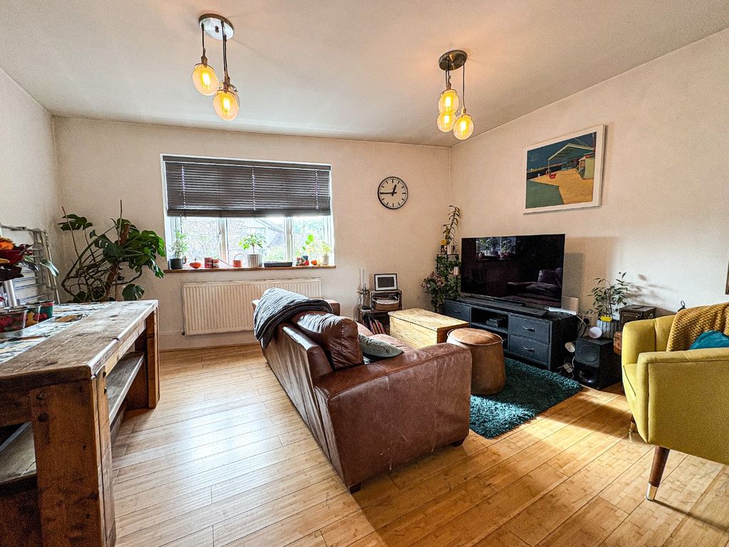 Property photo 3 of 14 4597933