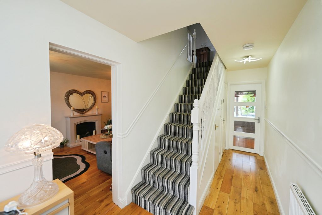 Property photo 3 of 20 Hallway
