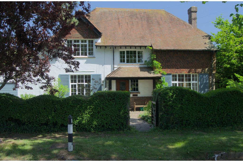 Property photo 1 of 24