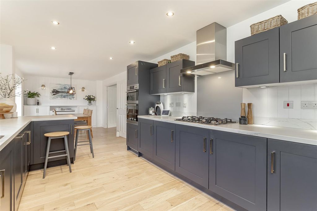 Property photo 2 of 35 Dining Kitchen - E.Jpg