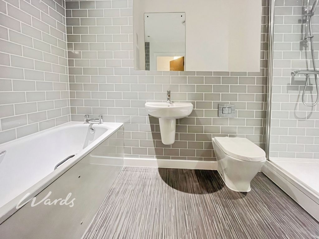 Property photo 3 of 11 Bathroom