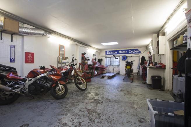 Property photo 3 of 6 Photo