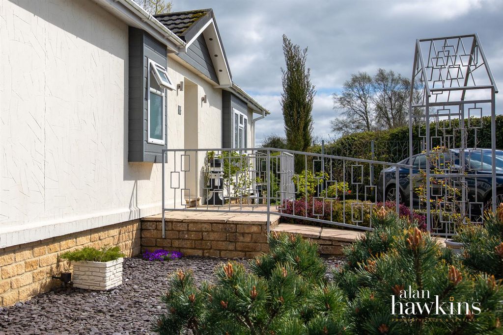 Property photo 2 of 17 3496-3.Jpg