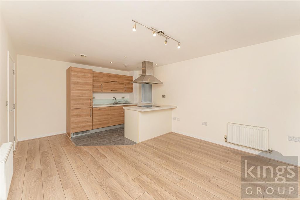 Property photo 3 of 13 8.Jpg