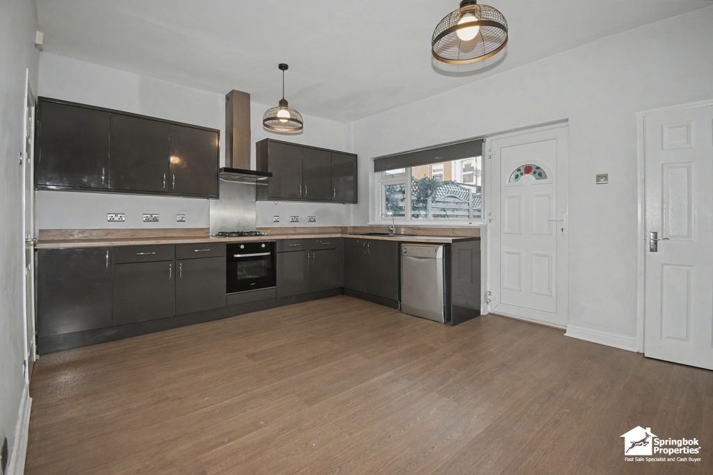 Property photo 3 of 19 Image 2