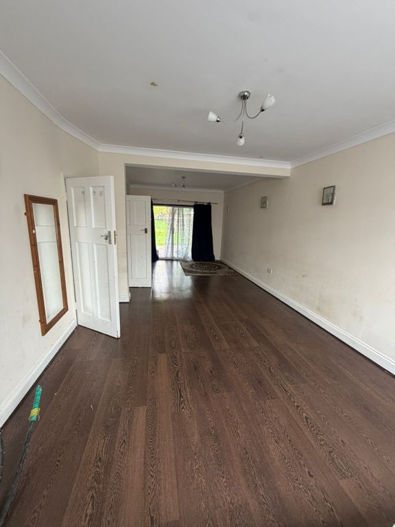 Property photo 2 of 7 Gallery