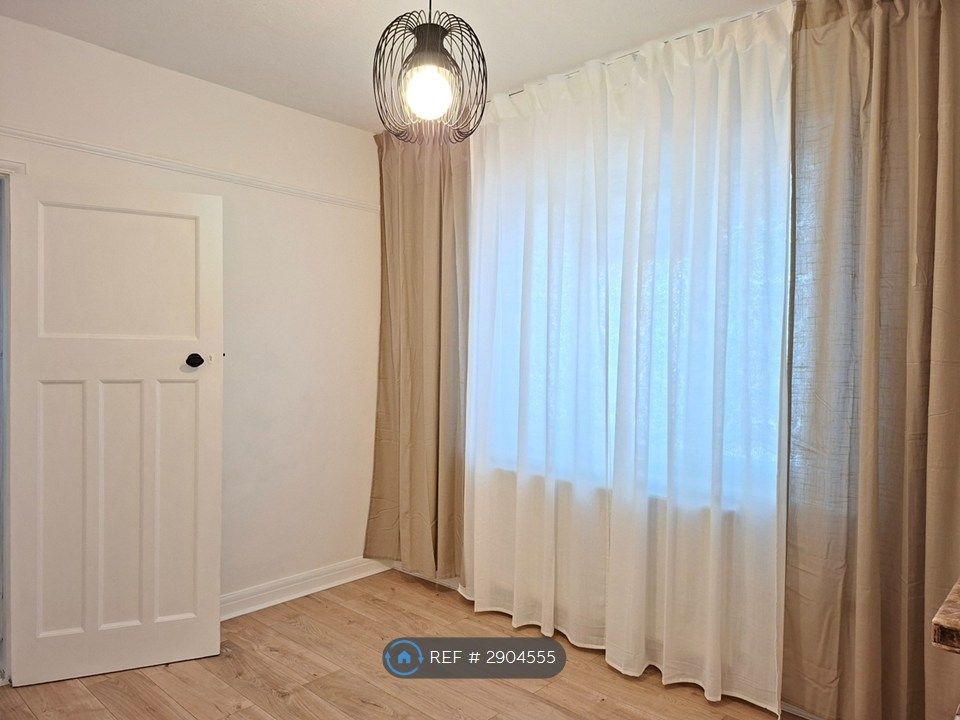Property photo 1 of 6 Dining Room