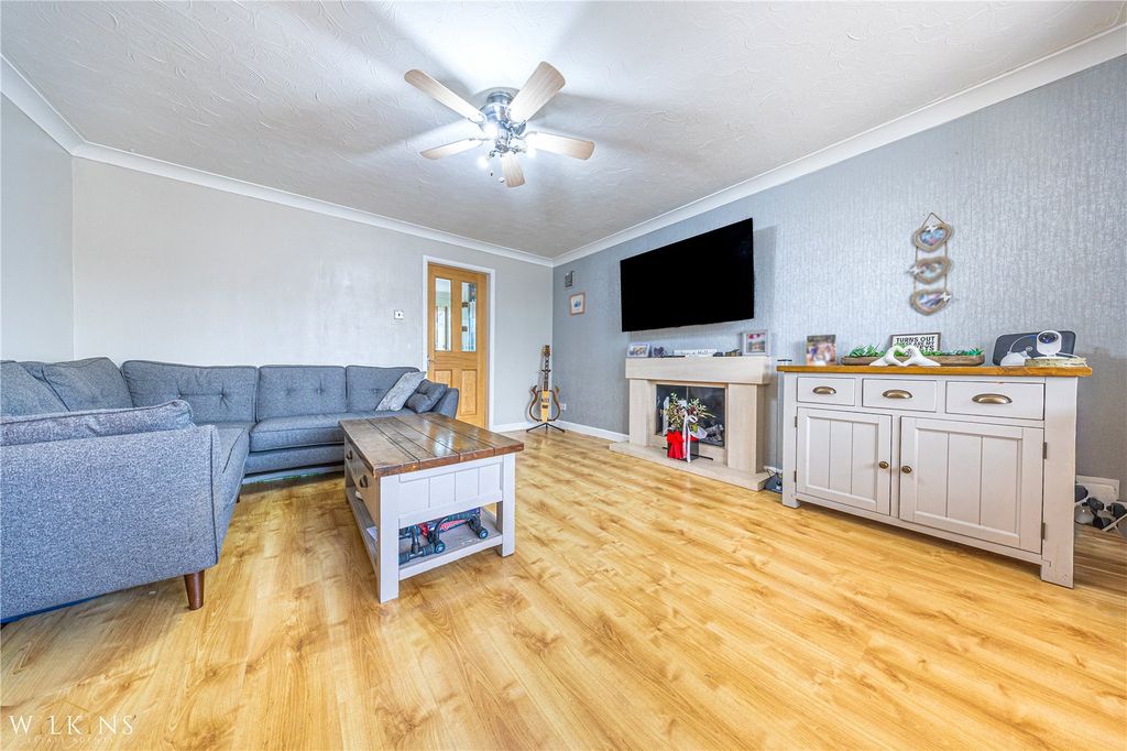 Property photo 2 of 37 Picture No. 02