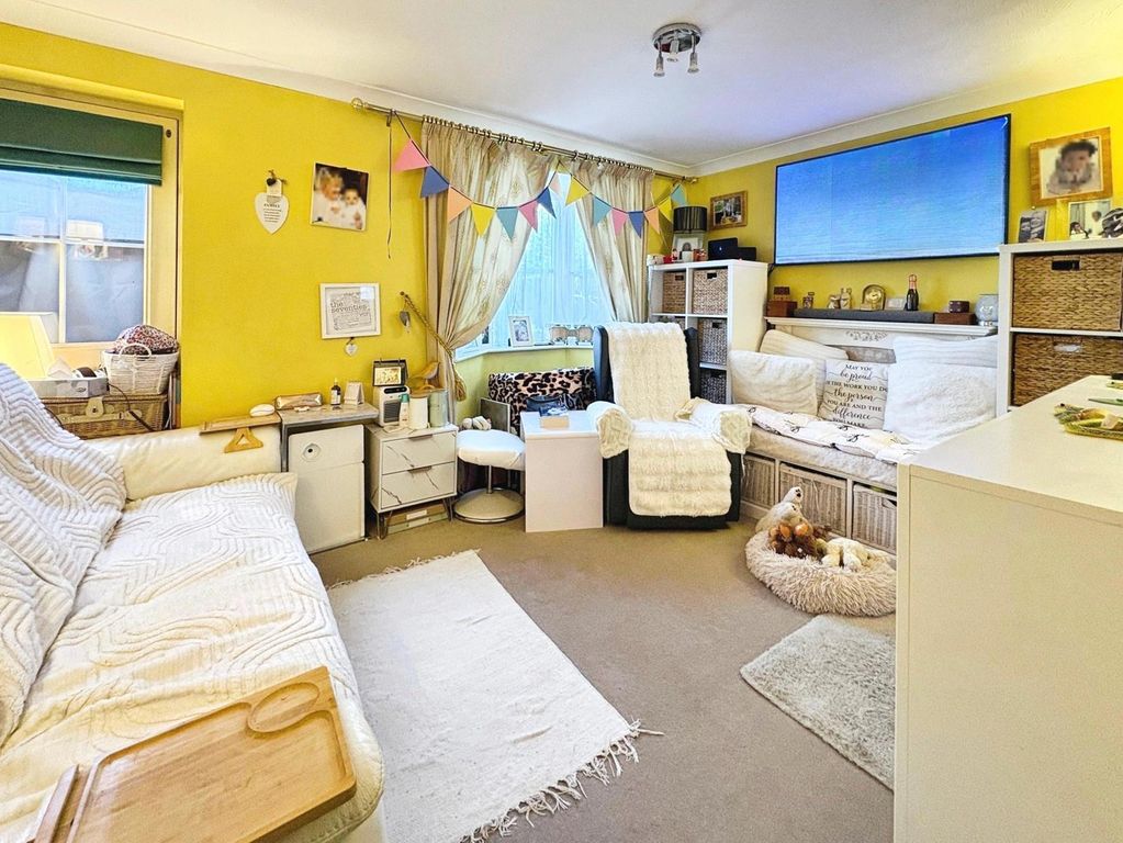 Property photo 2 of 11 Pbox-Img.Jpg