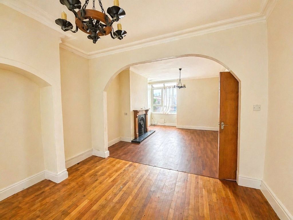 Property photo 2 of 11 Living Room