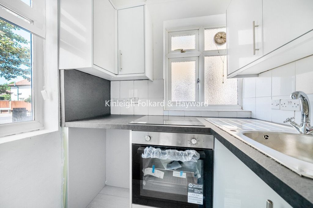 Property photo 2 of 18 Kitchen