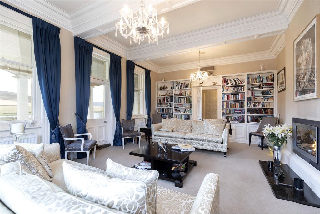 Property photo 2 of 34 Drawing Room