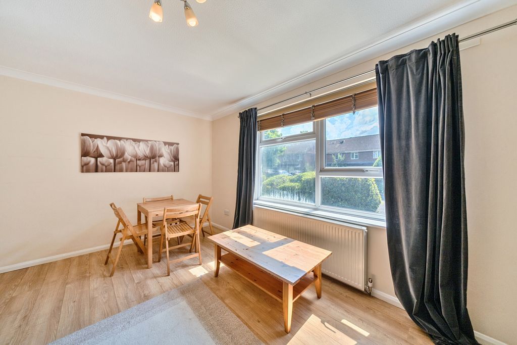 Property photo 2 of 20 44-6821E307c7F09-...