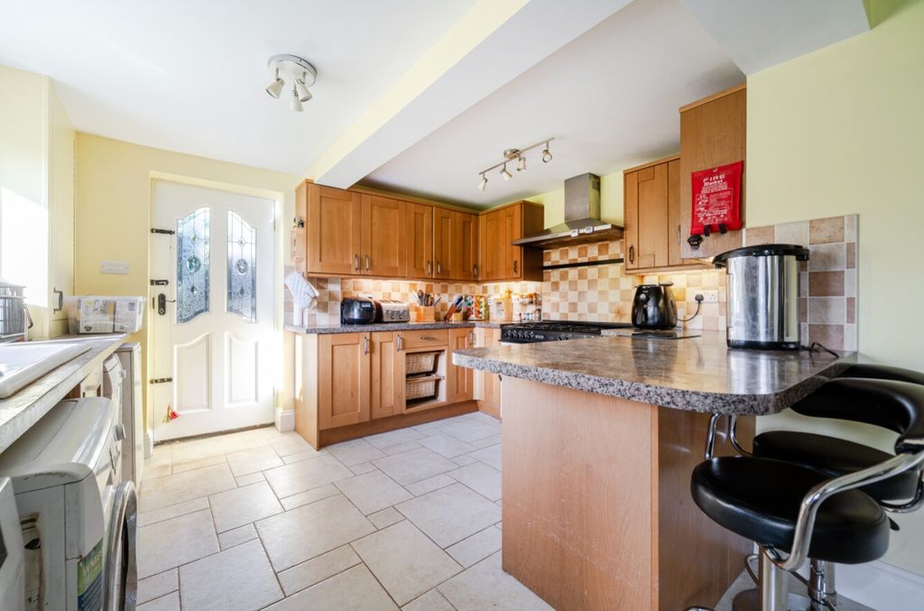 Property photo 3 of 34 1439332-16-69Cee21B6881F