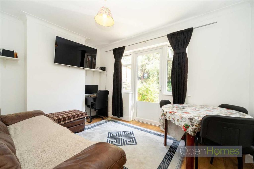 Property photo 2 of 9