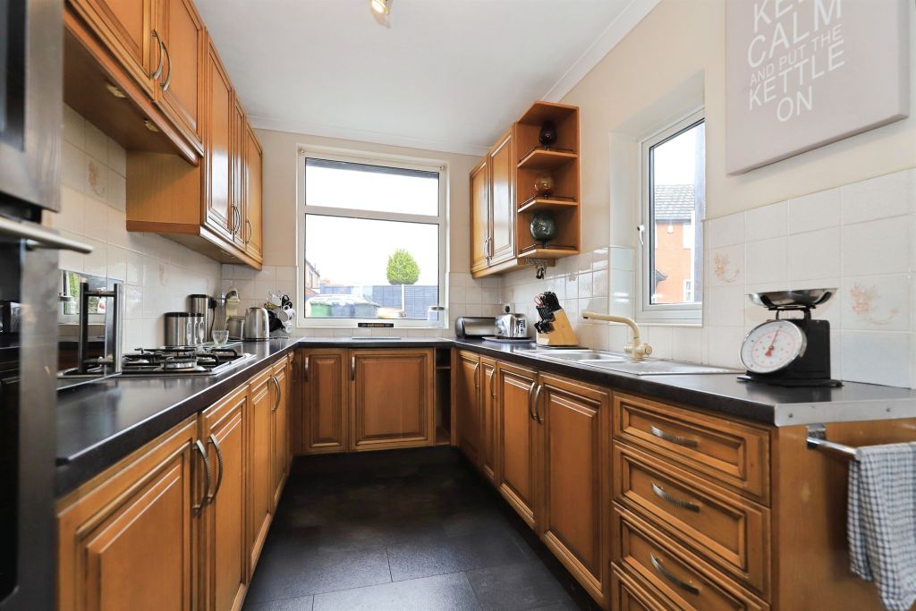 Property photo 2 of 20