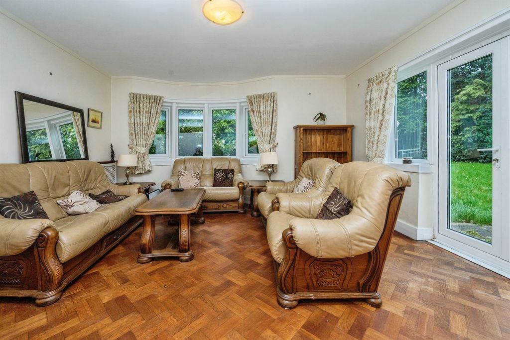 Property photo 3 of 20