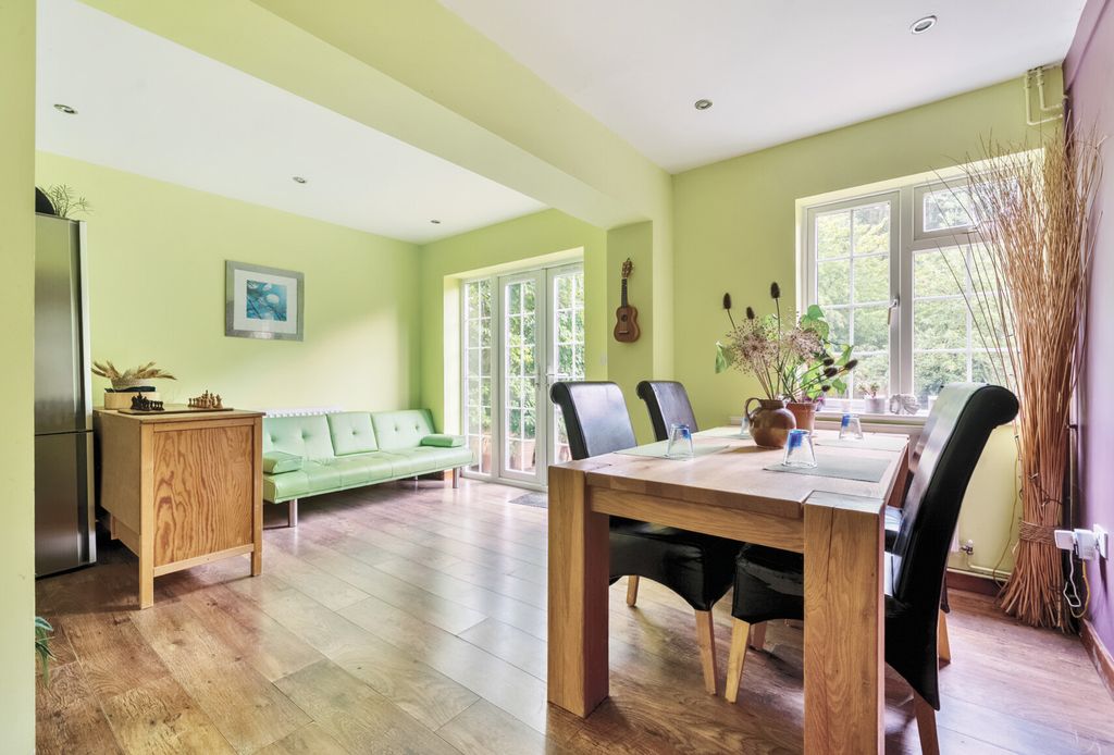 Property photo 2 of 22 1332745-11-68887A...
