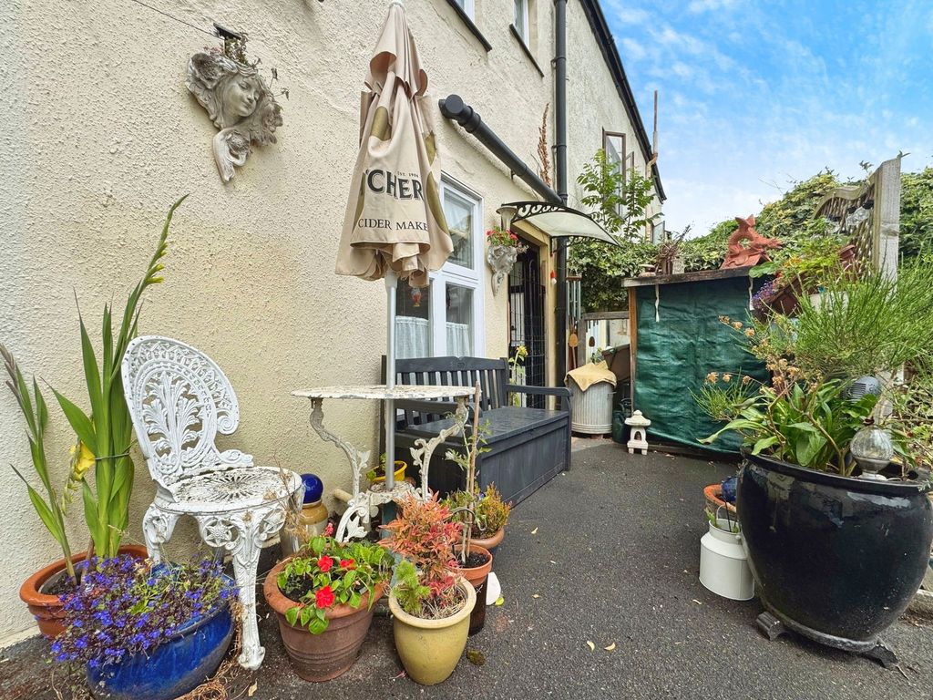 Property photo 2 of 21