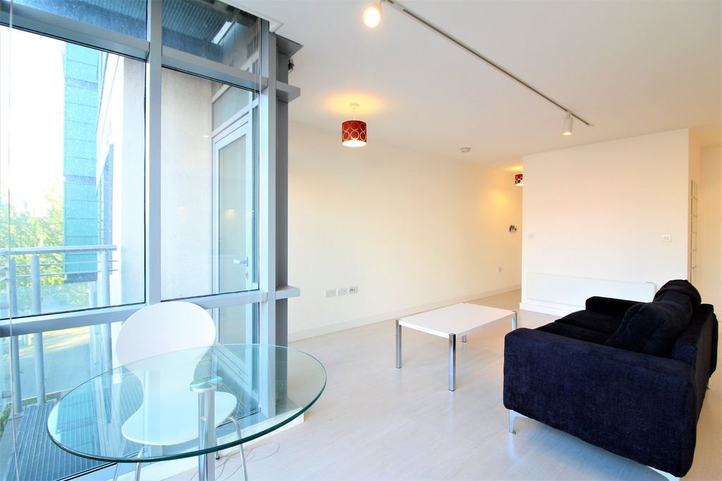 Property photo 2 of 10 Photo 03