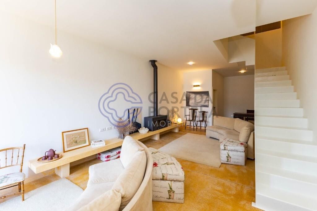 Property photo 2 of 31