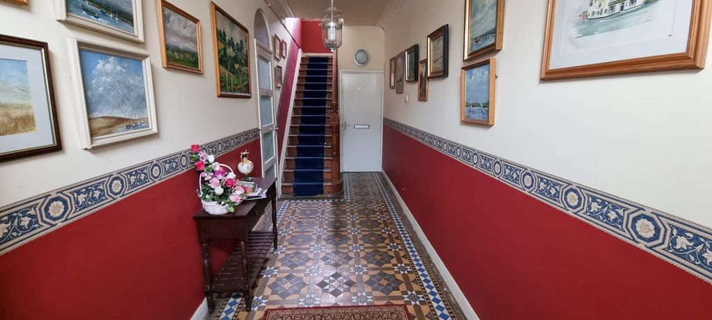 Property photo 2 of 14 Photograph 2