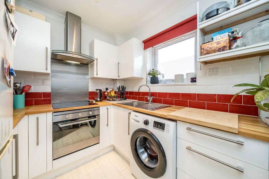 Property photo 3 of 4