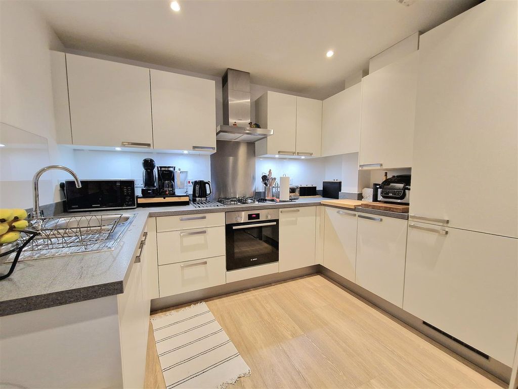 Property photo 3 of 16