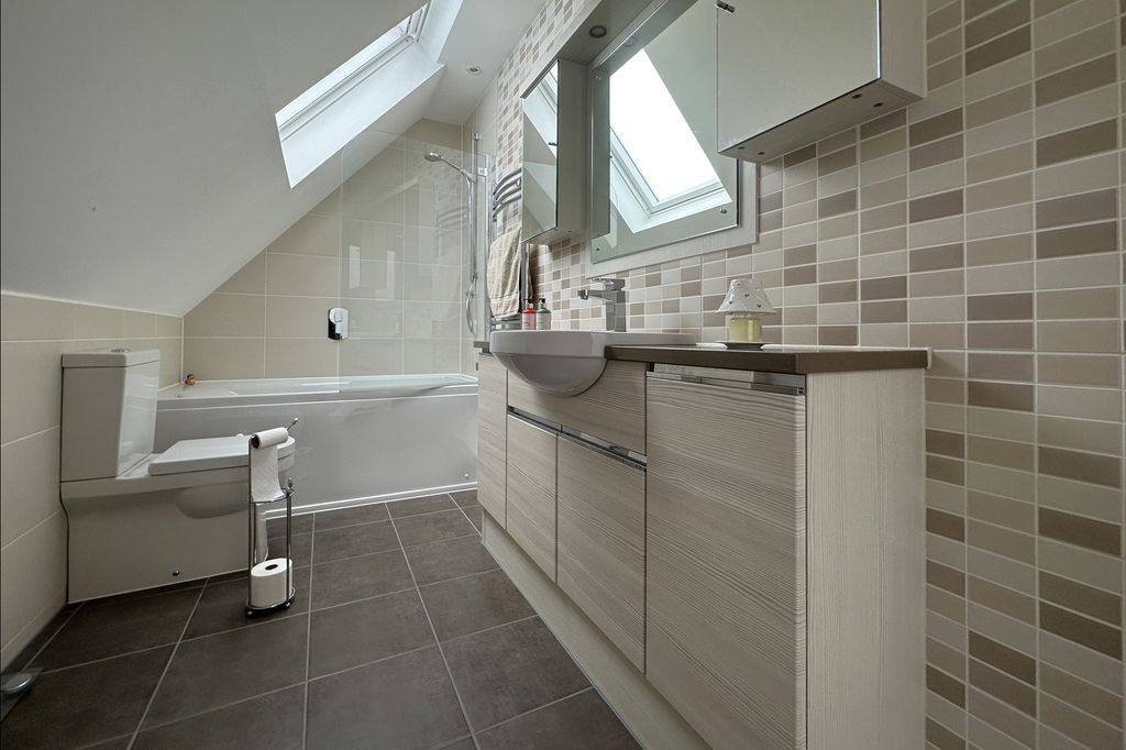 Additional image 10 of 3 bed flat for saleHawksdown Road, Walmer CT14