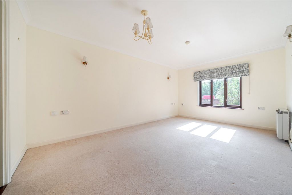 Property photo 2 of 12 Picture No. 33