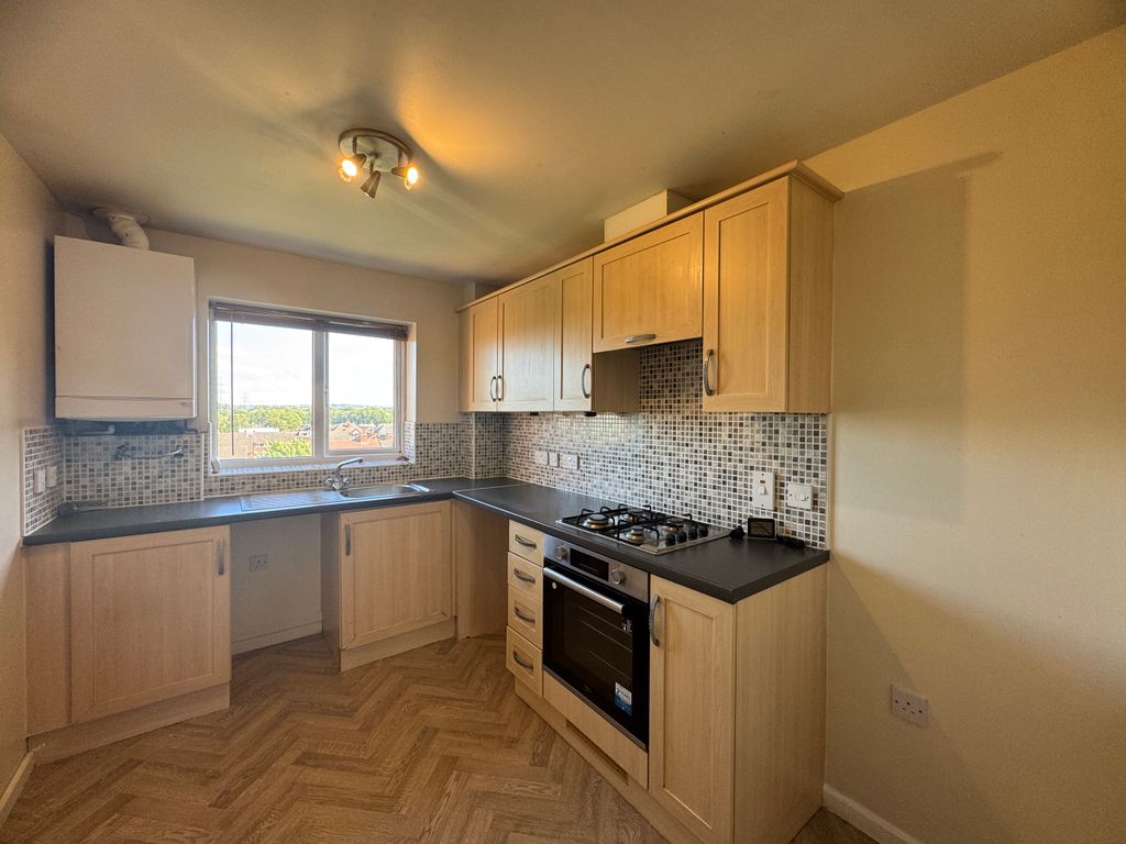 Property photo 3 of 6 Kitchen