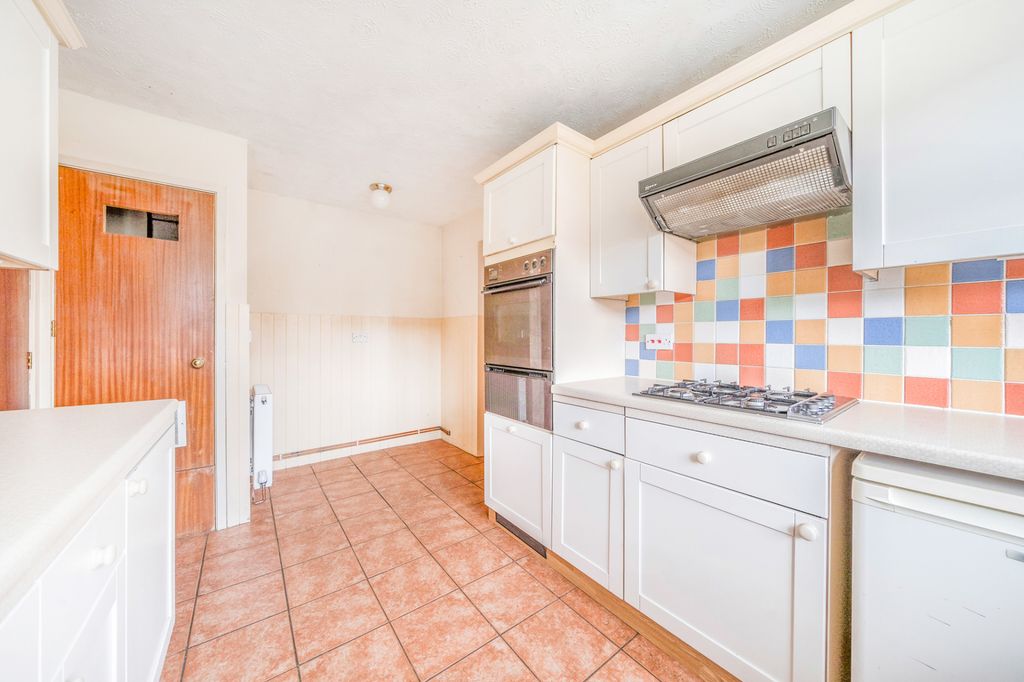 Property photo 3 of 19