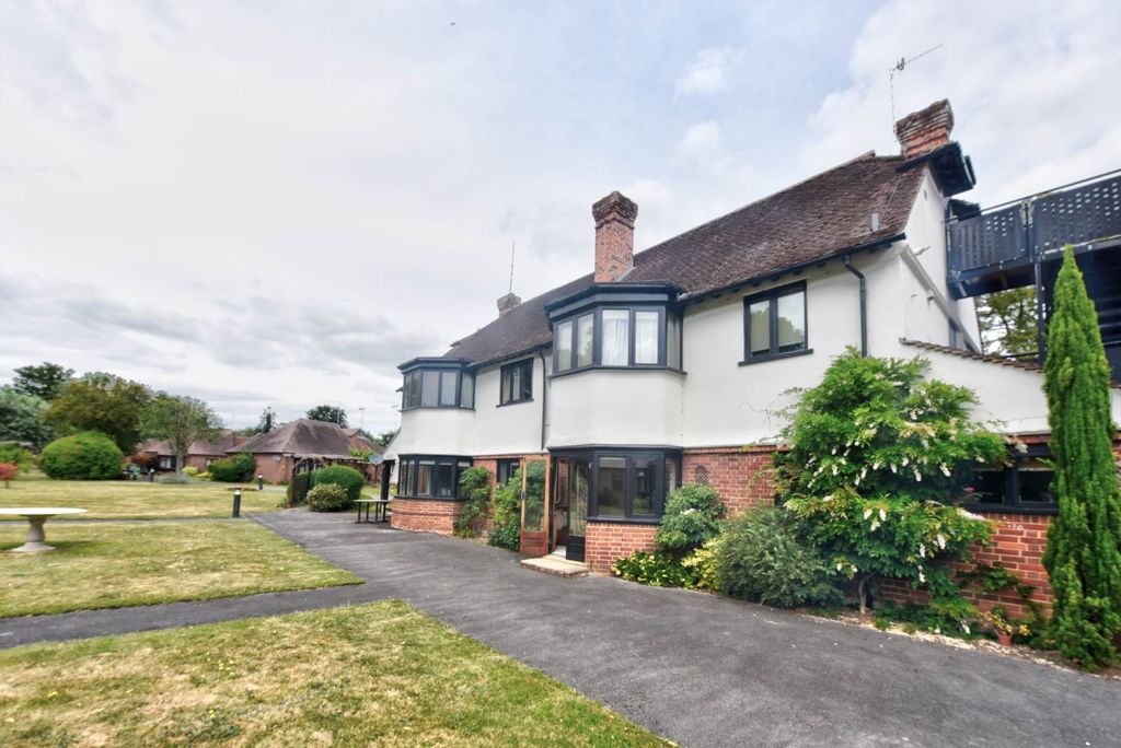 1 bed flat for saleBowling Court, Henley-On-Thames RG9