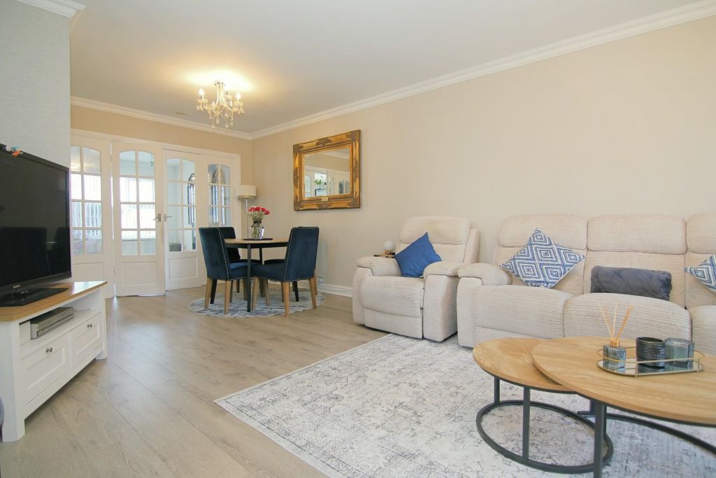 Property photo 2 of 26 Living Room