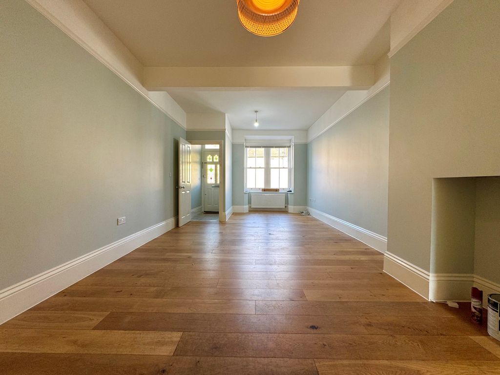 Property photo 2 of 11 Gallery