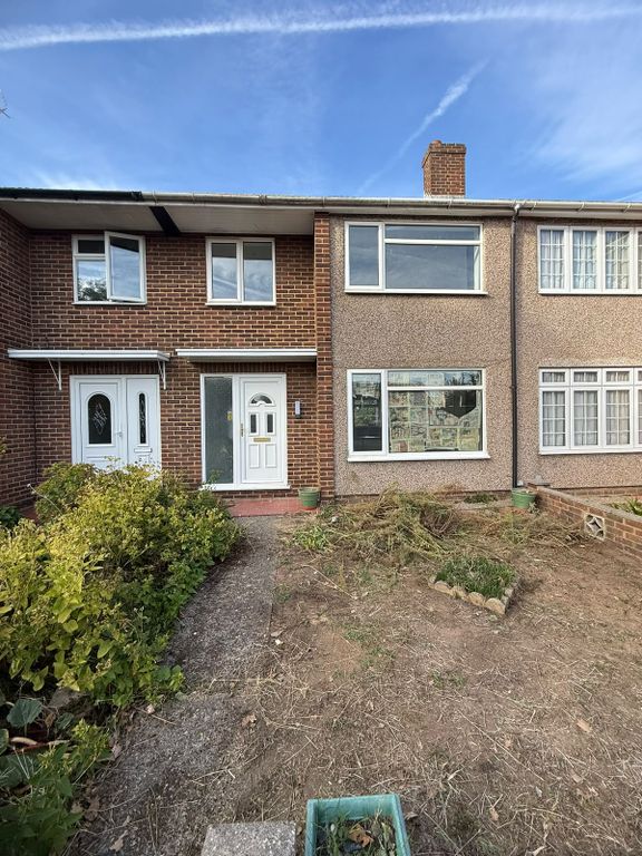 Property photo 1 of 12 Stunning Newly Refurbished 3 Bedroom House With Private Garden