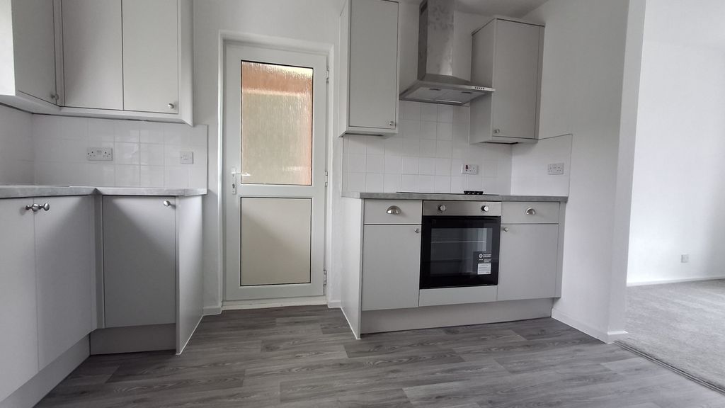 Property photo 3 of 15 Kitchen