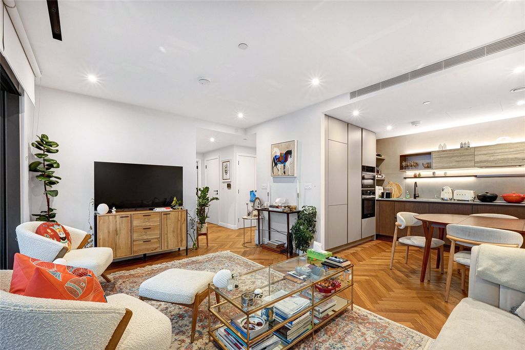 Property photo 1 of 19 Kitchen/Reception