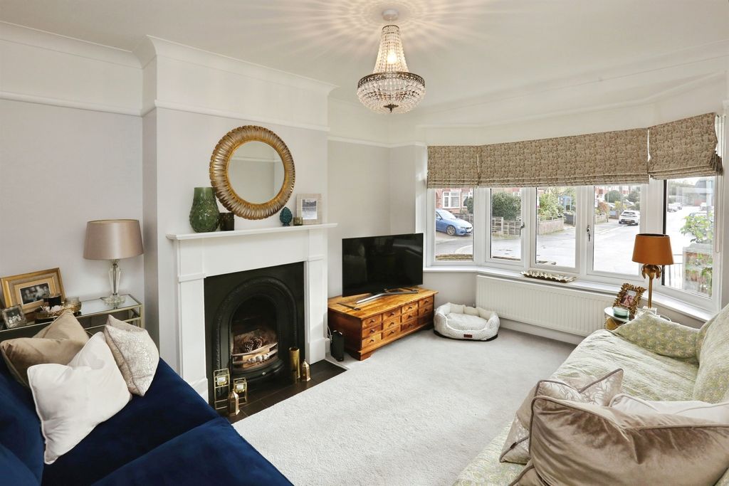 Property photo 2 of 17