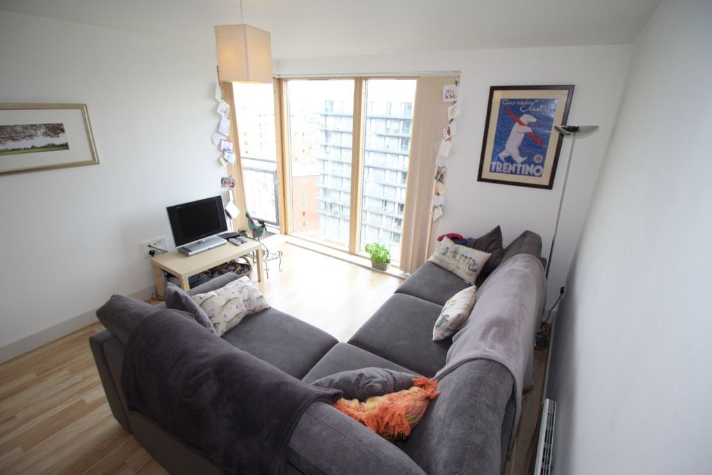 Property photo 2 of 8 Open Plan Living Roo