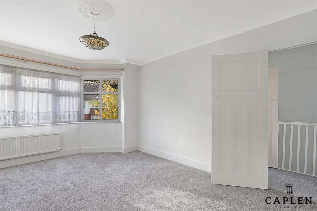 Property photo 2 of 15 Img_9940.Jpg