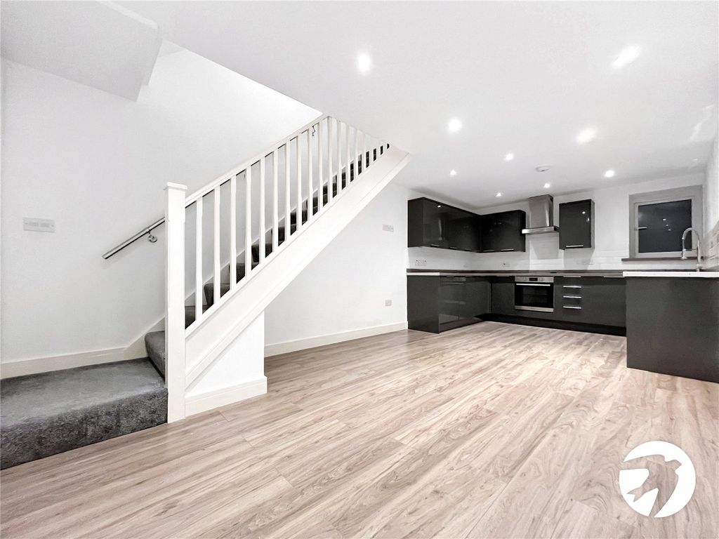 Property photo 2 of 7 Picture No. 05